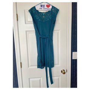 Light blue spring dress with lace details, great condition Size M (Francesca's)